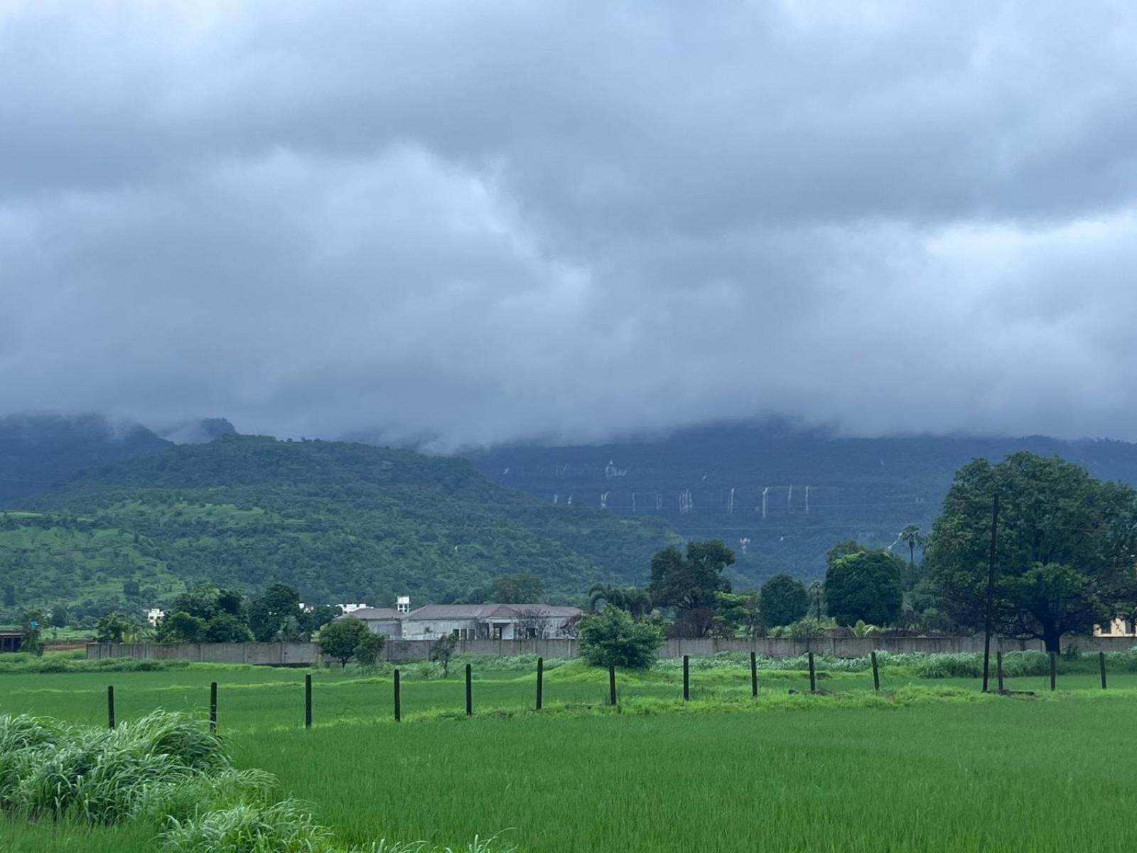 Hotel Sai Farm Karjat Exterior foto